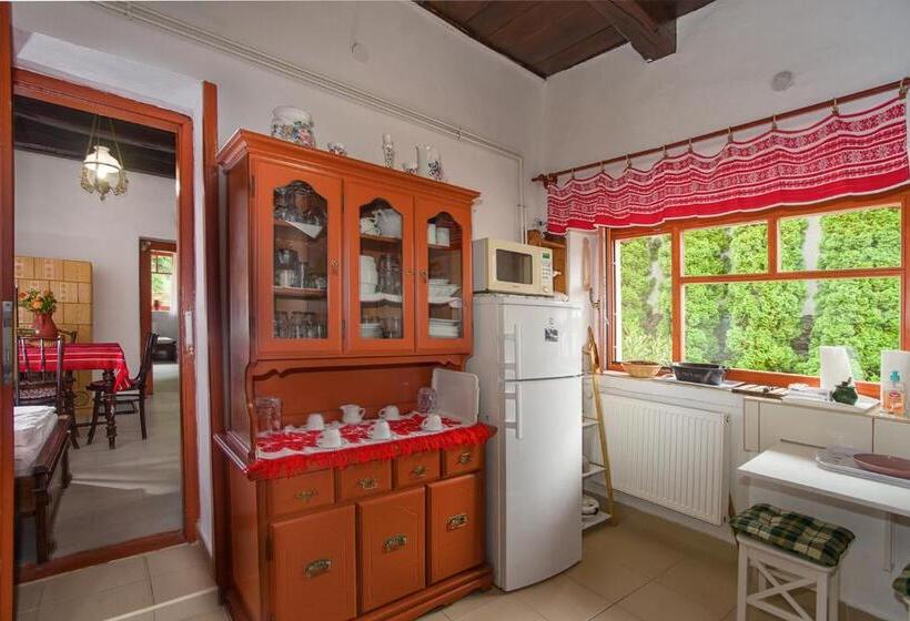 ペンション Kék Túra Vendégház