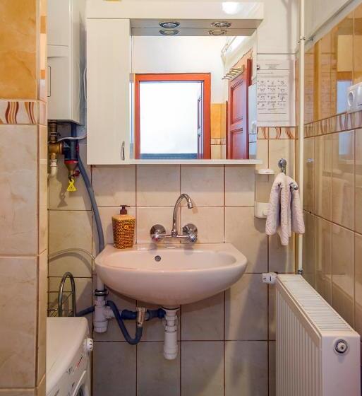 ペンション Kék Túra Vendégház