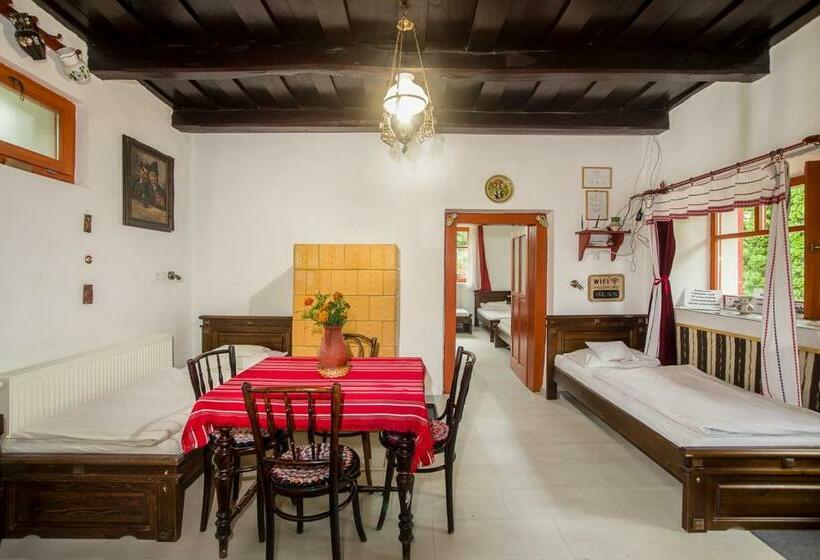 ペンション Kék Túra Vendégház