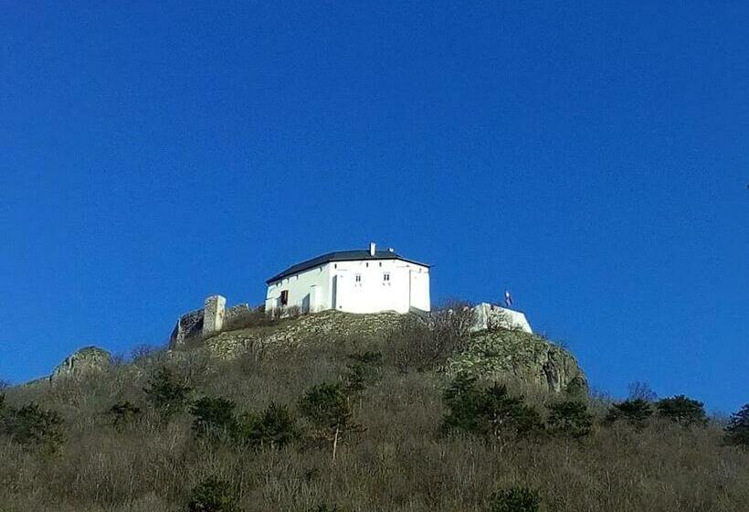 ペンション Kék Túra Vendégház