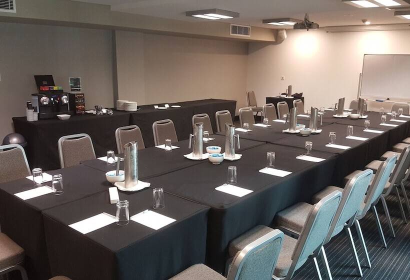 Adina Apartment Hotel Darwin Waterfront