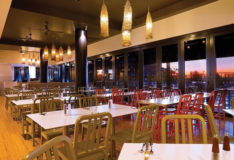 Adina Apartment Hotel Darwin Waterfront