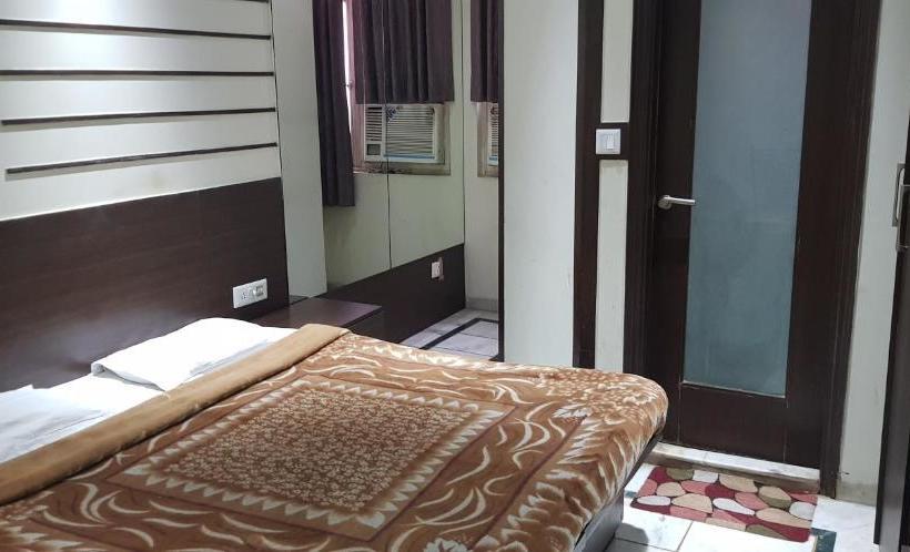 בית מלון כפרי Megha Palace