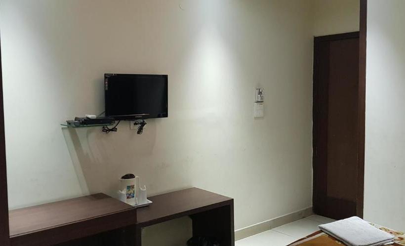 בית מלון כפרי Megha Palace