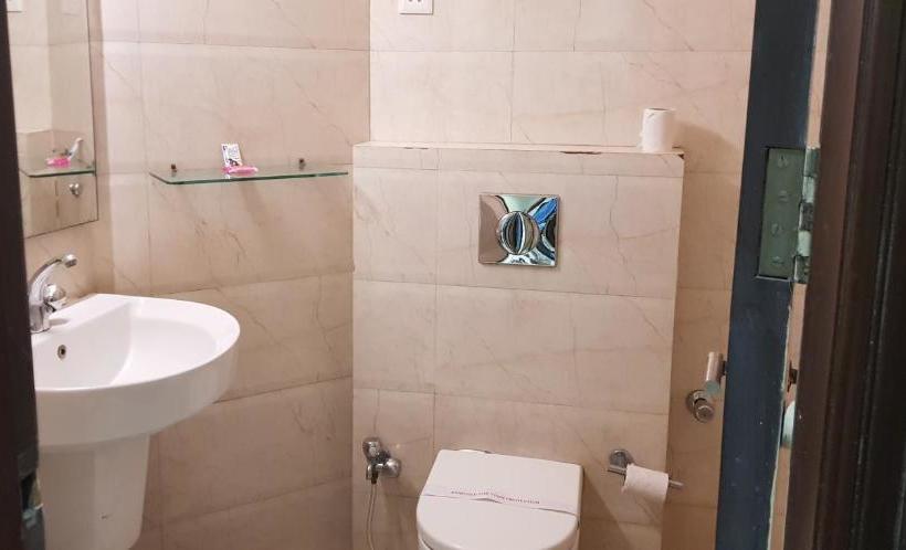 בית מלון כפרי Megha Palace