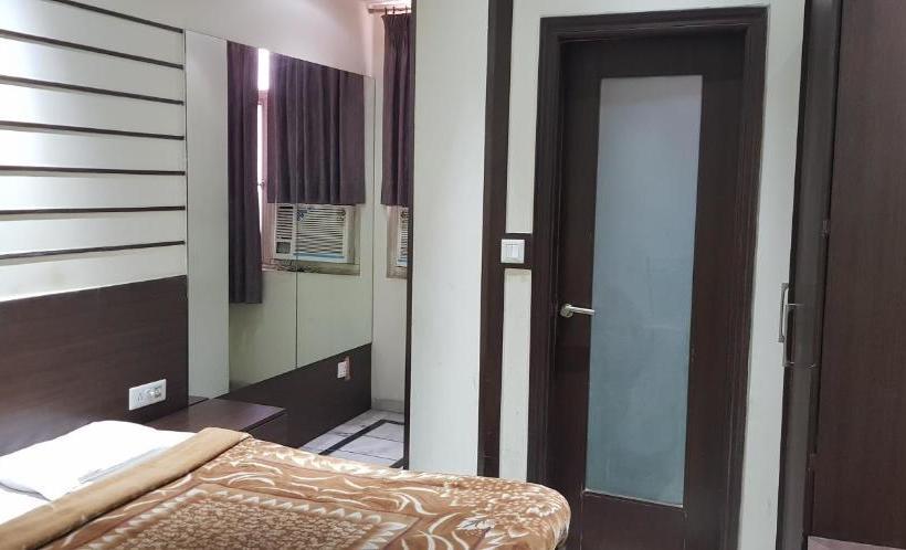 בית מלון כפרי Megha Palace