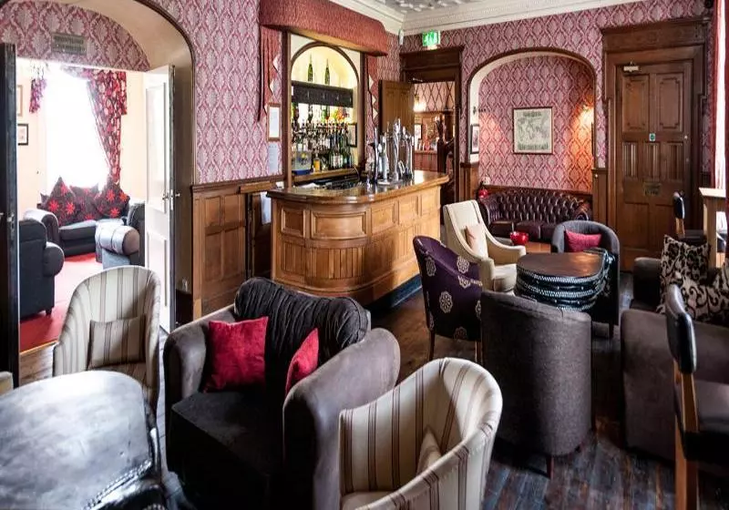 Отель Court Colman Manor