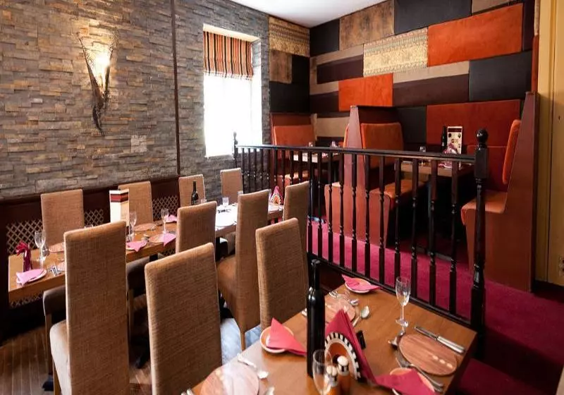 Отель Court Colman Manor