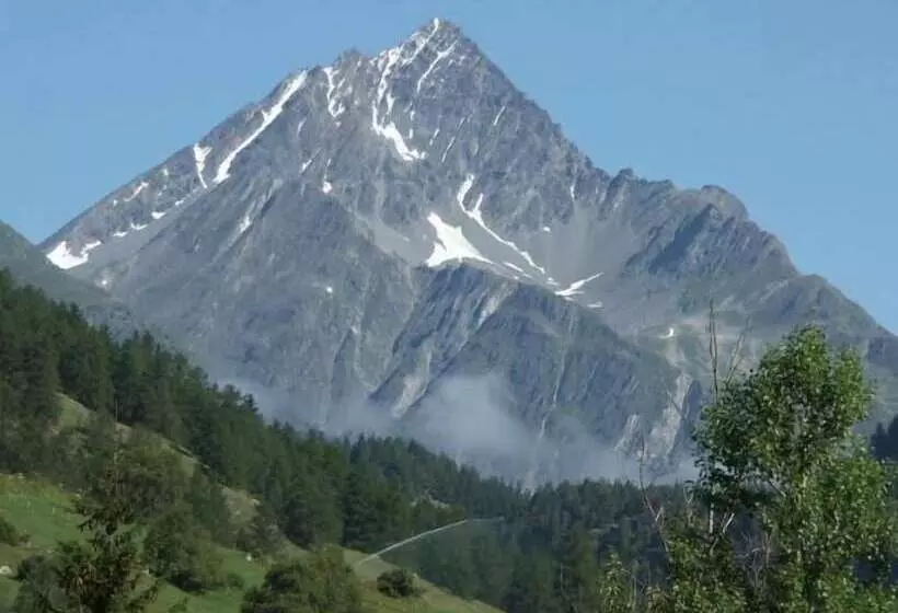 Отель Crusch Alba Zernez