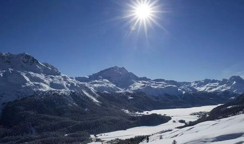 Отель Crusch Alba Zernez