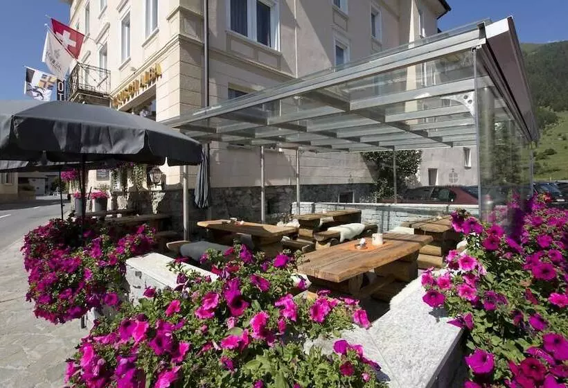 Отель Crusch Alba Zernez