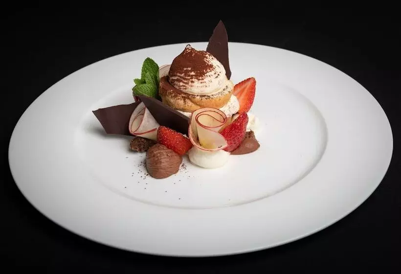 Отель Crusch Alba Zernez