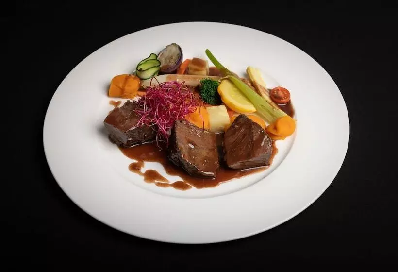 Отель Crusch Alba Zernez