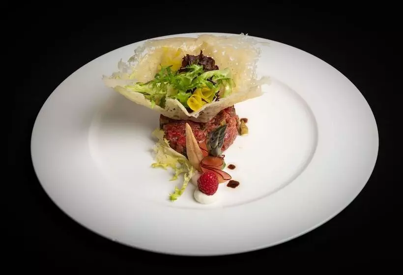 Отель Crusch Alba Zernez