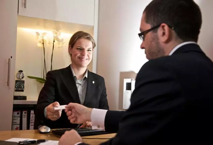 هتل Fraser Residence City