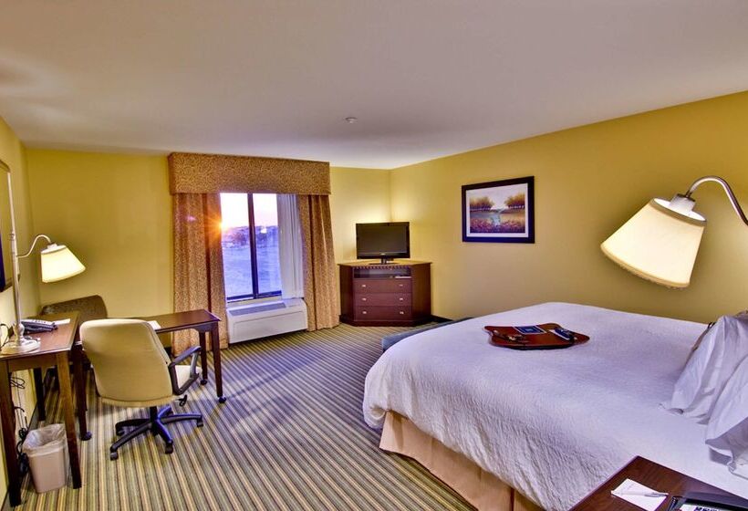 בית מלון כפרי Hampton Inn & Suites Moreno Valley