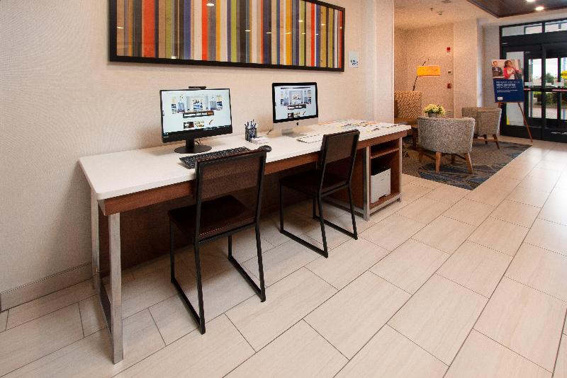 فندق Holiday Inn Express & Suites Tupelo, An Ihg