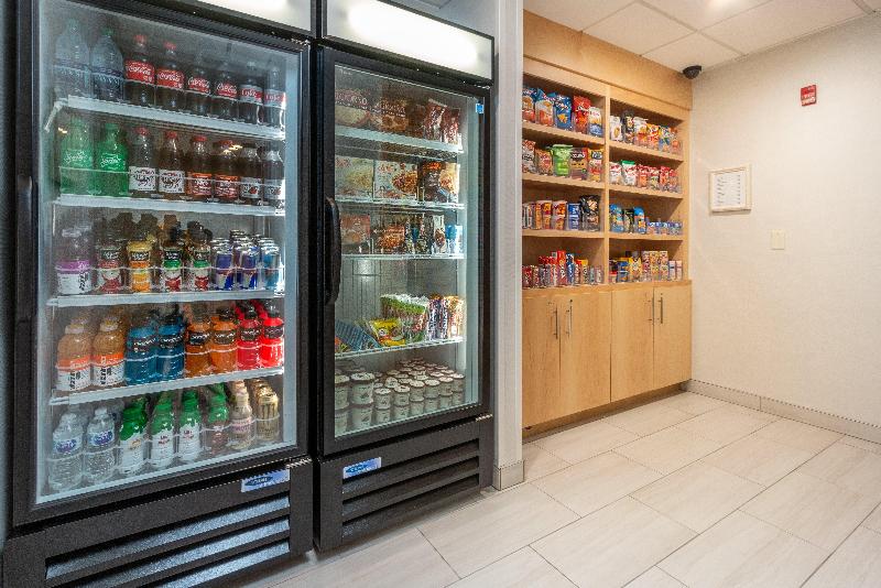 فندق Holiday Inn Express & Suites Tupelo, An Ihg