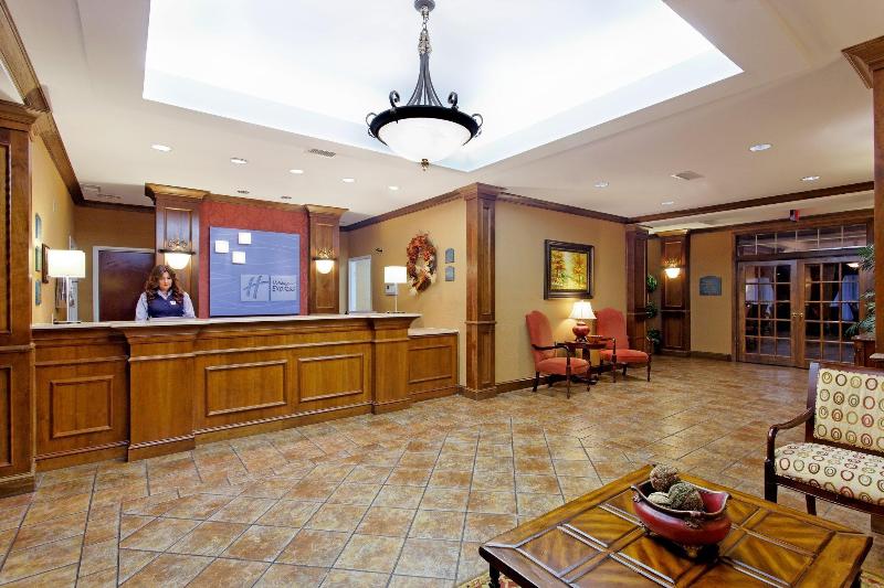 فندق Holiday Inn Express & Suites Tupelo, An Ihg