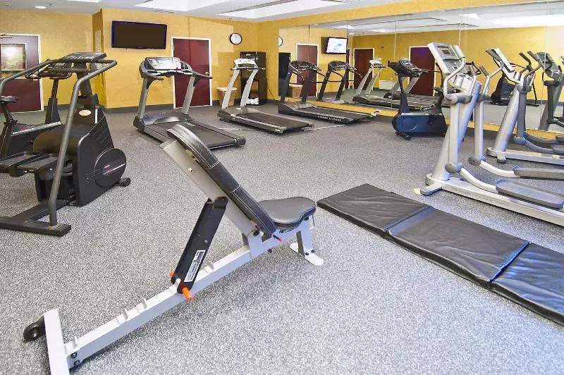 호텔 Holiday Inn Express & Suites Tupelo, An Ihg