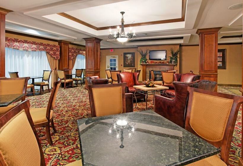 فندق Holiday Inn Express & Suites Tupelo, An Ihg