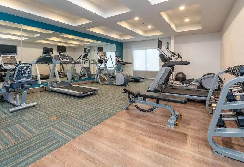 호텔 Holiday Inn Express & Suites Tupelo, An Ihg