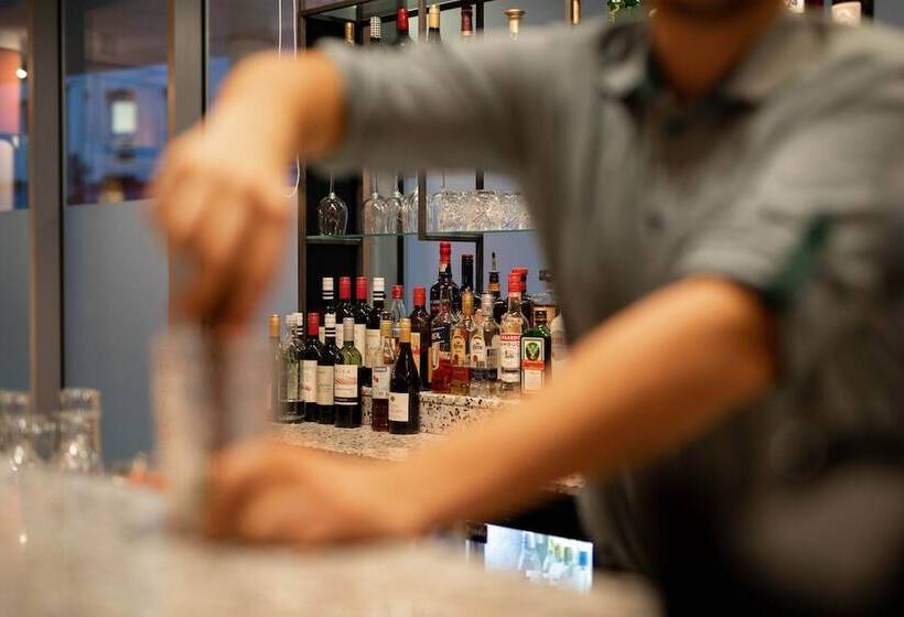 בית מלון כפרי Holiday Inn London   Whitechapel, An Ihg