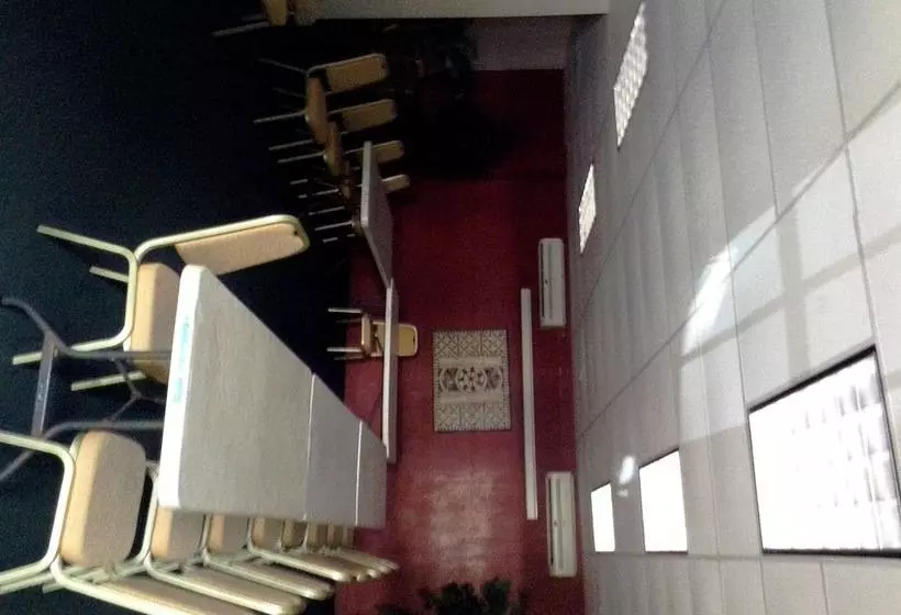 هتل Sadie Thompson Inn