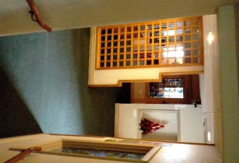 هتل Sadie Thompson Inn