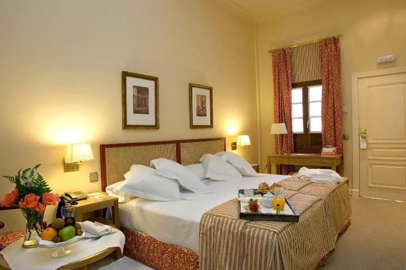 هتل Suite Alcazar