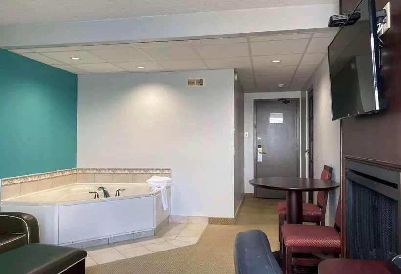 酒店 Travelodge By Wyndham Miramichi New Brunswick