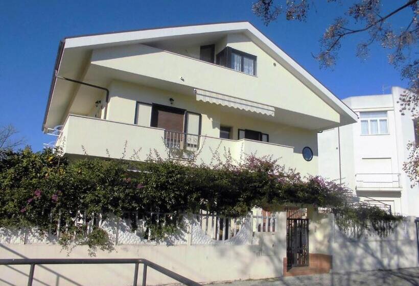 ベッドアンドブレックファースト Il Cavalluccio Marino