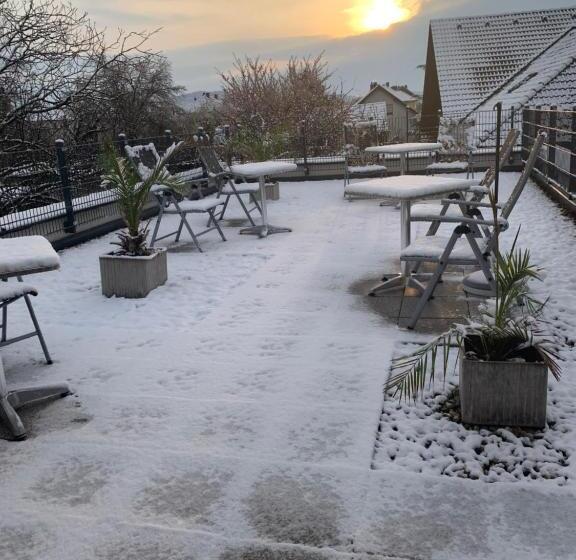 مبيت وإفطار Pension Marillenhof