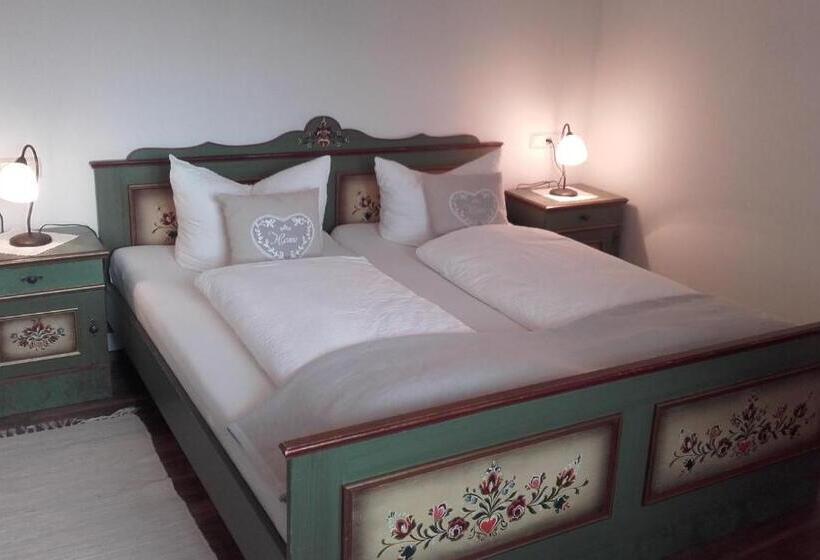 مبيت وإفطار Pension Marillenhof