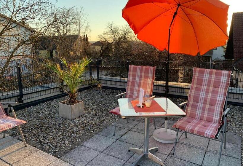 مبيت وإفطار Pension Marillenhof