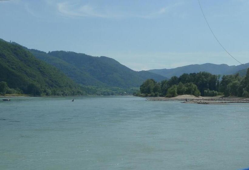 مبيت وإفطار Pension Marillenhof