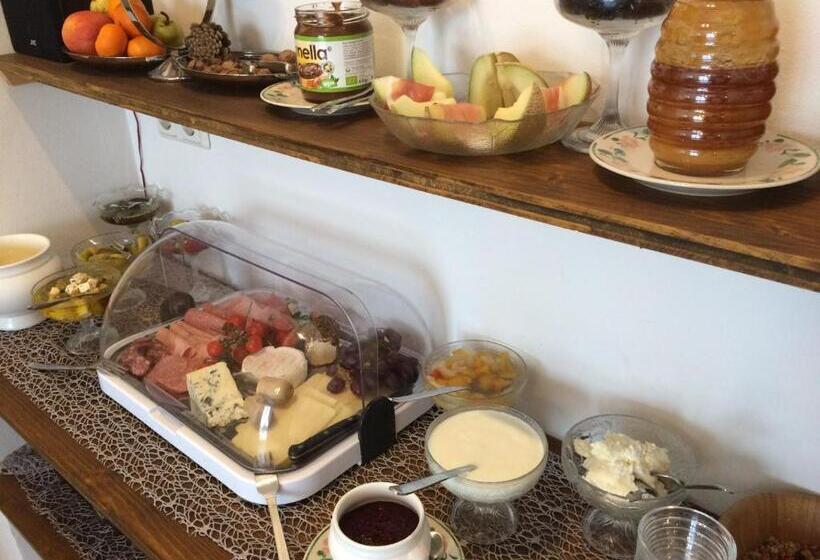 مبيت وإفطار Pension Marillenhof