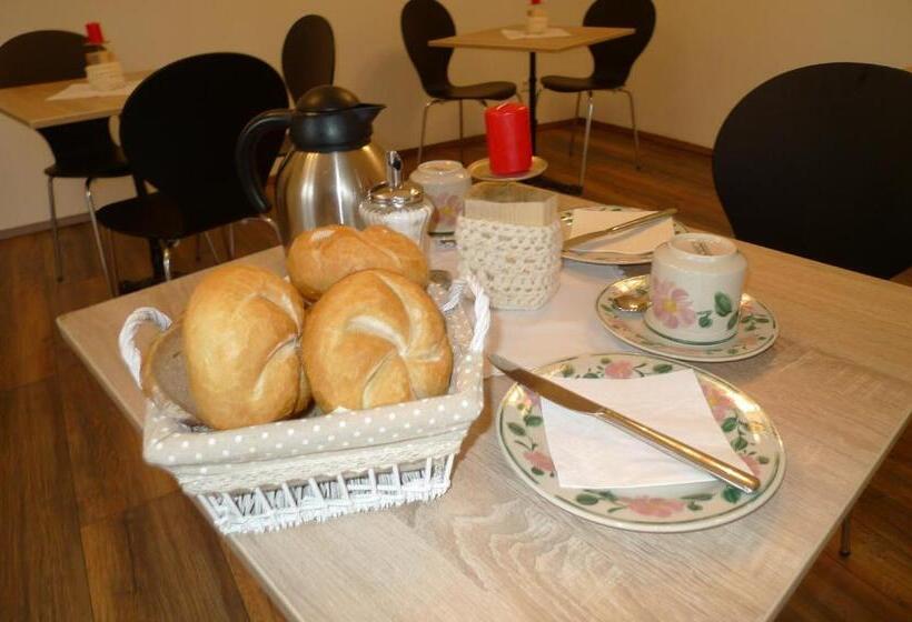 مبيت وإفطار Pension Marillenhof