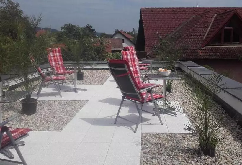 ベッドアンドブレックファースト Pension Marillenhof