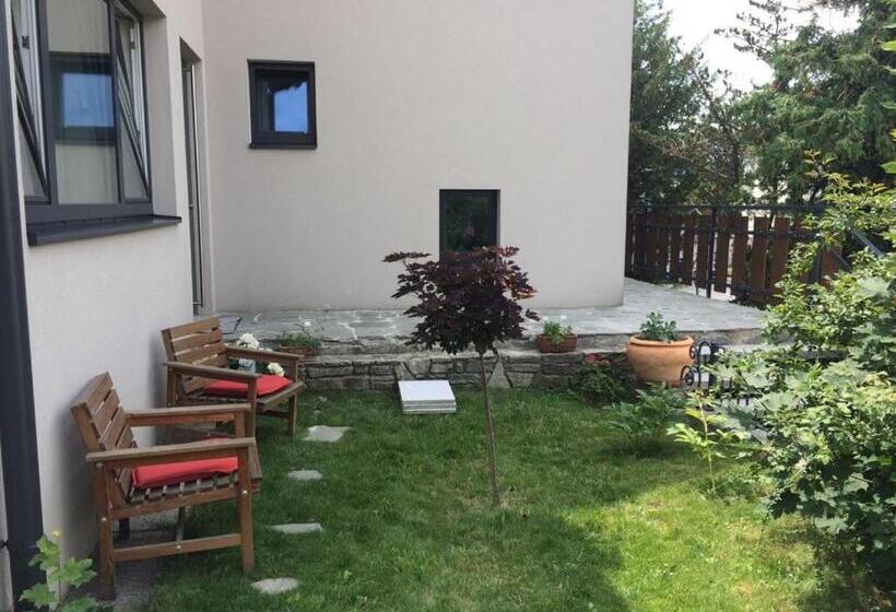 مبيت وإفطار Pension Marillenhof