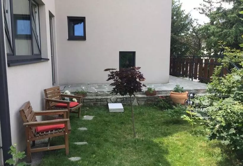 ベッドアンドブレックファースト Pension Marillenhof