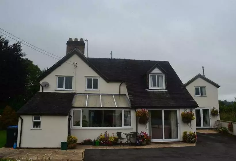 Aamiaismajoitus (B&B) The Lilacs