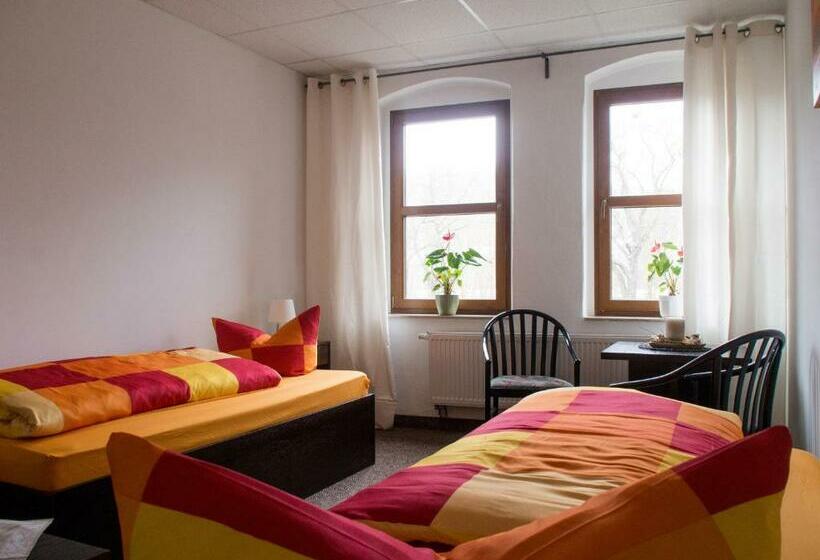 بنسيون Sefano Nossen