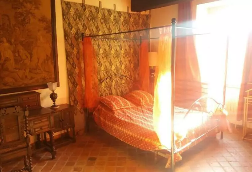 Aamiaismajoitus (B&B) Commanderie Des Templiers