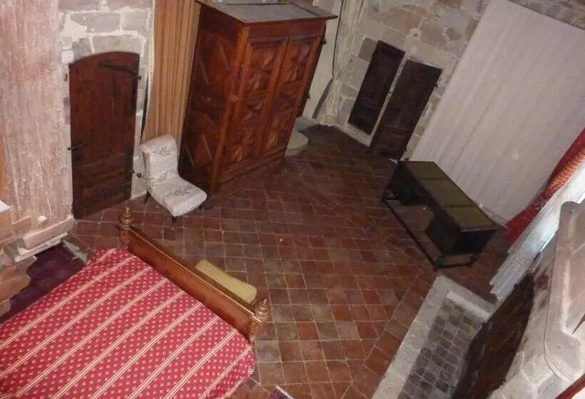 Aamiaismajoitus (B&B) Commanderie Des Templiers