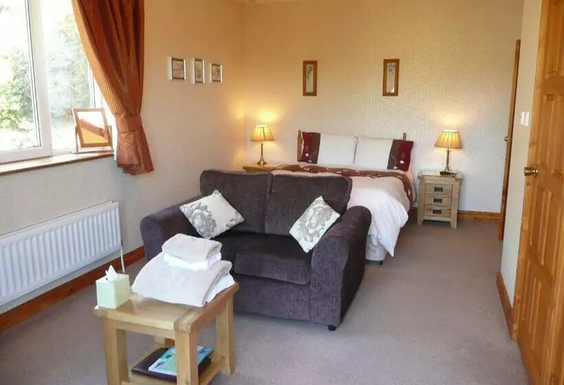 تختخواب و صبحانه Heulwen Guest House