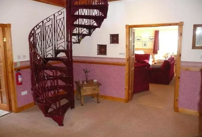 تختخواب و صبحانه Heulwen Guest House