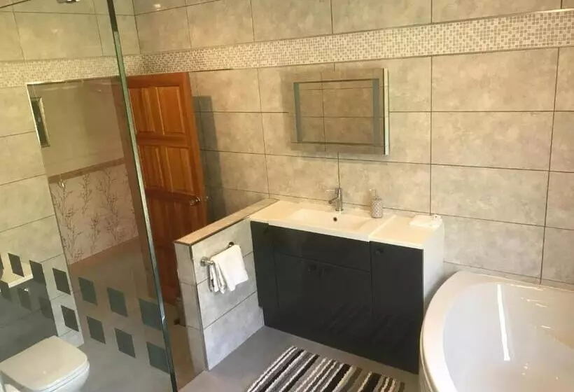 تختخواب و صبحانه Heulwen Guest House