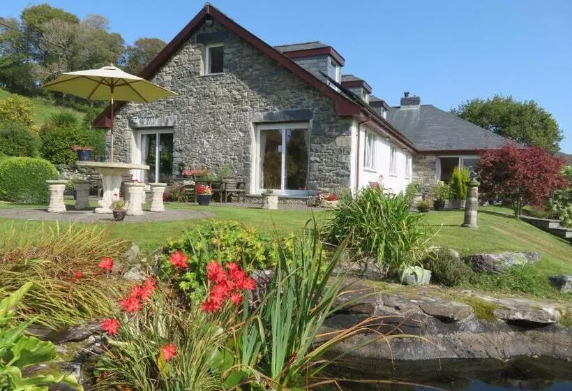 تختخواب و صبحانه Heulwen Guest House