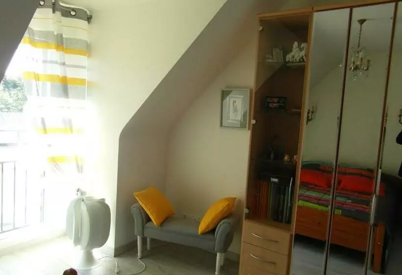 Aamiaismajoitus (B&B) Villa Lou Ann